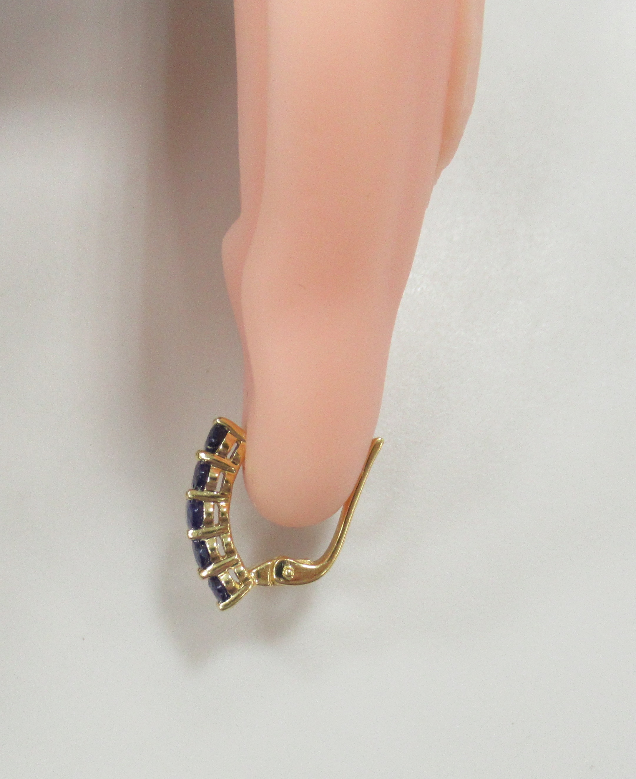 Серебряные серьги с сапфирами